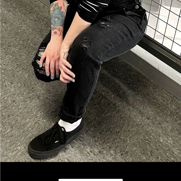 Black authentic vans worn lightly - Picture 1 of 2